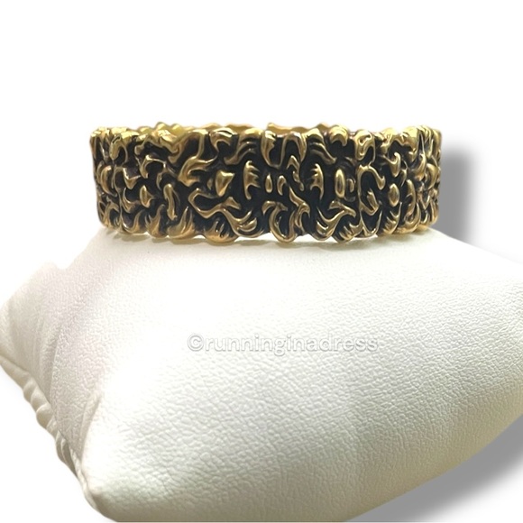 Gucci Lion Mane Cuff Bracelet In Aged Gold-tone With Crystal - Picture 7 of 13